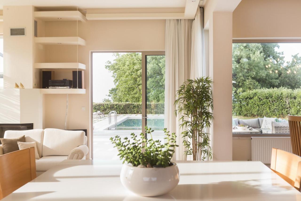Lux Villa Mia With Heated Pool, 2Km To Beach & Childrens Area! Mikro Metochi Exterior foto
