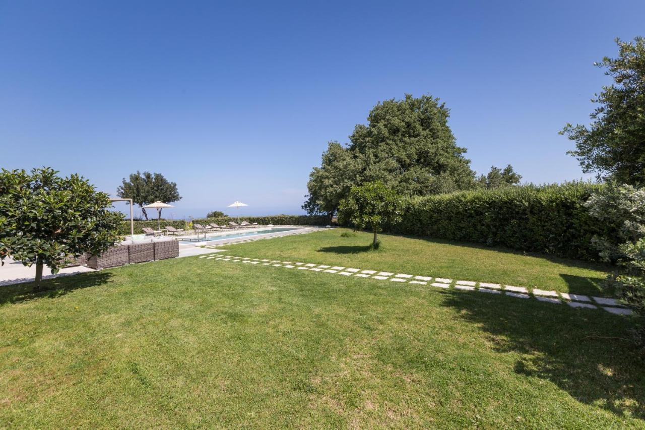 Lux Villa Mia With Heated Pool, 2Km To Beach & Childrens Area! Mikro Metochi Exterior foto