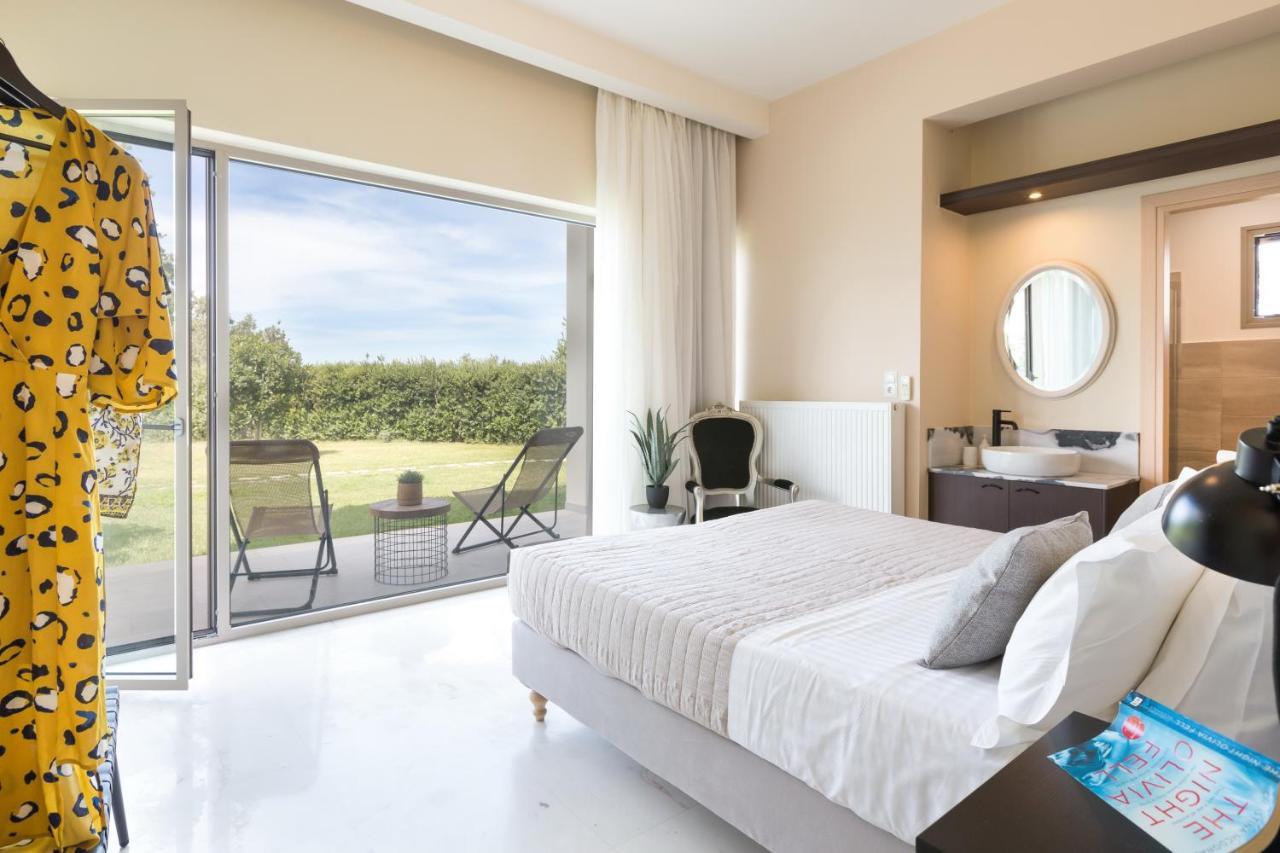 Lux Villa Mia With Heated Pool, 2Km To Beach & Childrens Area! Mikro Metochi Exterior foto