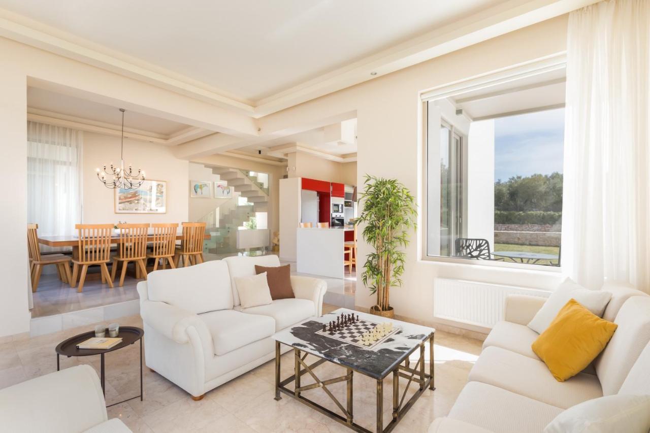 Lux Villa Mia With Heated Pool, 2Km To Beach & Childrens Area! Mikro Metochi Exterior foto