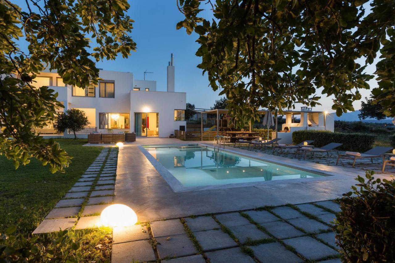 Lux Villa Mia With Heated Pool, 2Km To Beach & Childrens Area! Mikro Metochi Exterior foto