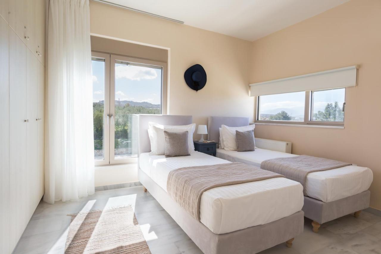 Lux Villa Mia With Heated Pool, 2Km To Beach & Childrens Area! Mikro Metochi Exterior foto